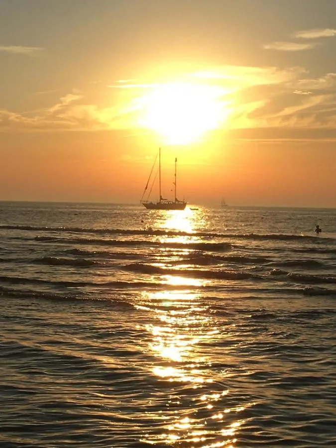 Sunset Beach House Den Haag Ferienhaus