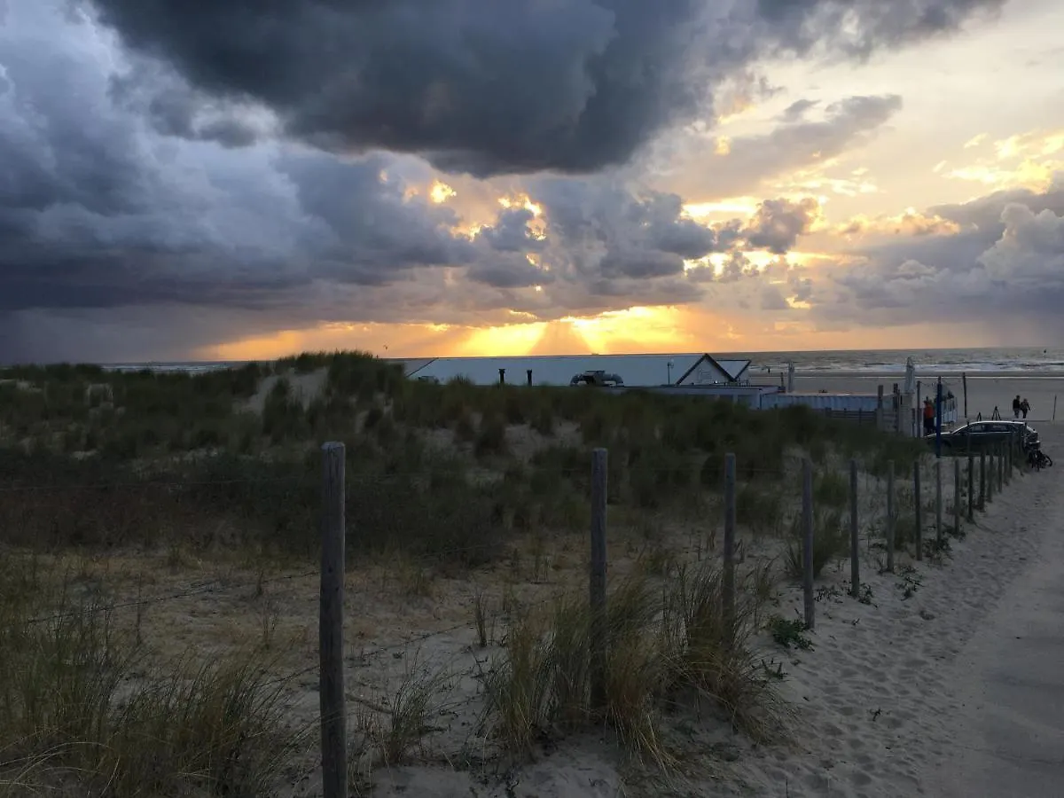 Sunset Beach House Haag Semesterbostad
